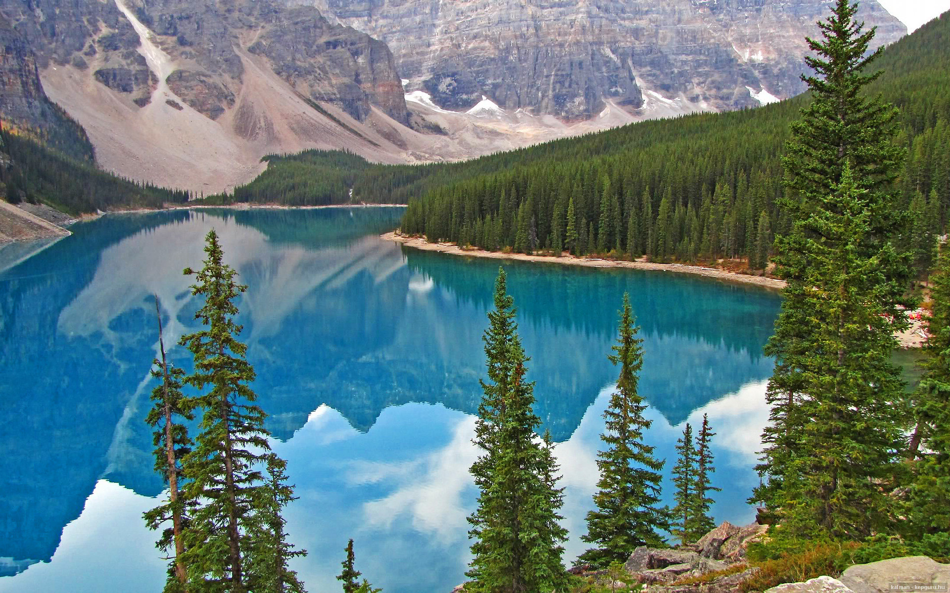 女子篮球青年队注重突破能力提升得分多样化,女子篮球队训练方法